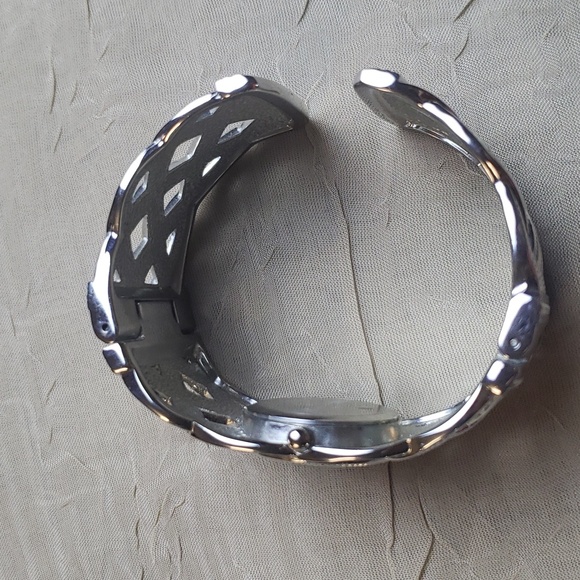 Vernier by 7 Quest Quartz Japan Silver Tone Bangle Women's Watch Bracelet. - Picture 8 of 14